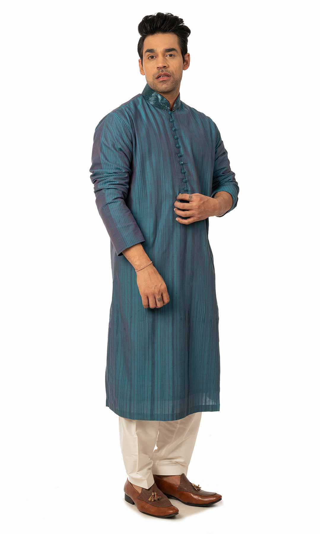 Turquoise Cotton Silk Kurta Set With Tagai Work - Viraaya By Ushnakmals