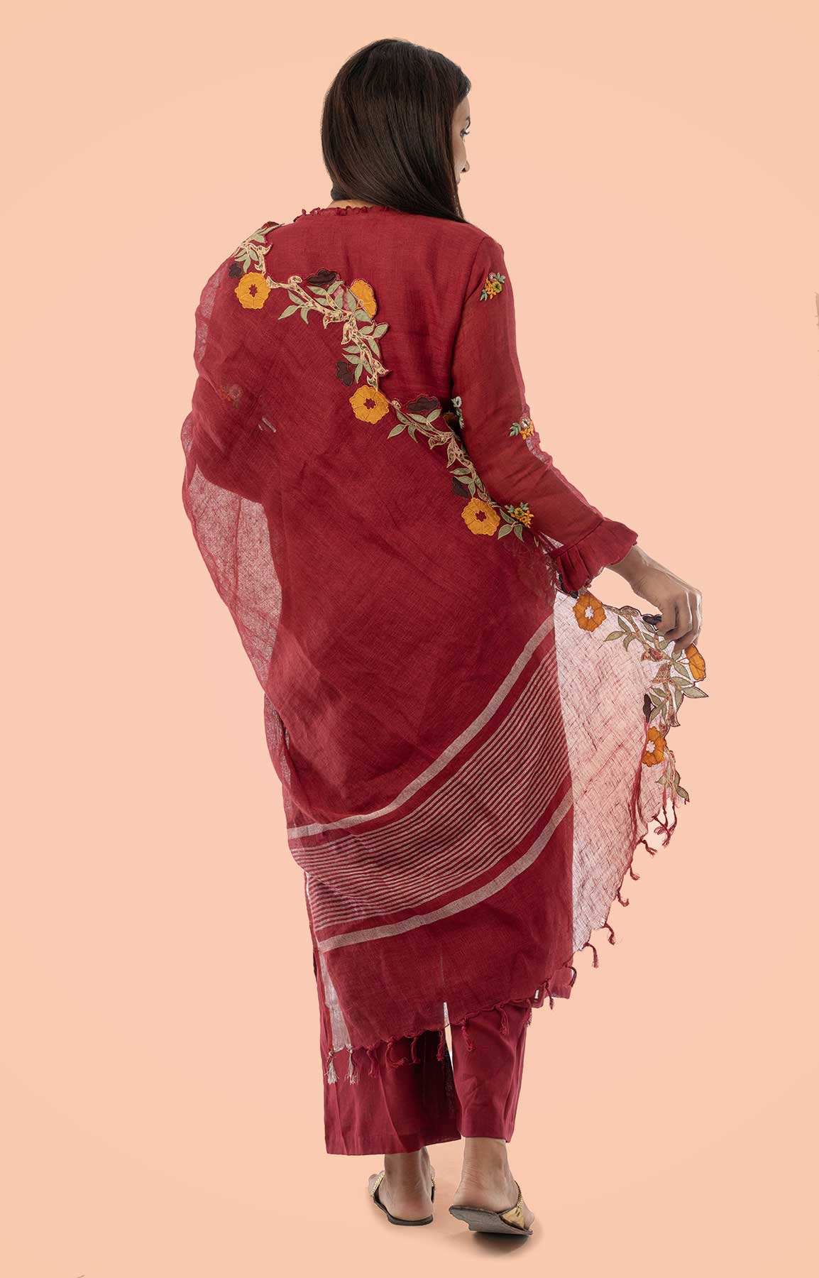 Maroon Linen Suit With Applique Cutwork Linen Duppatta – Viraaya By Ushnakmals