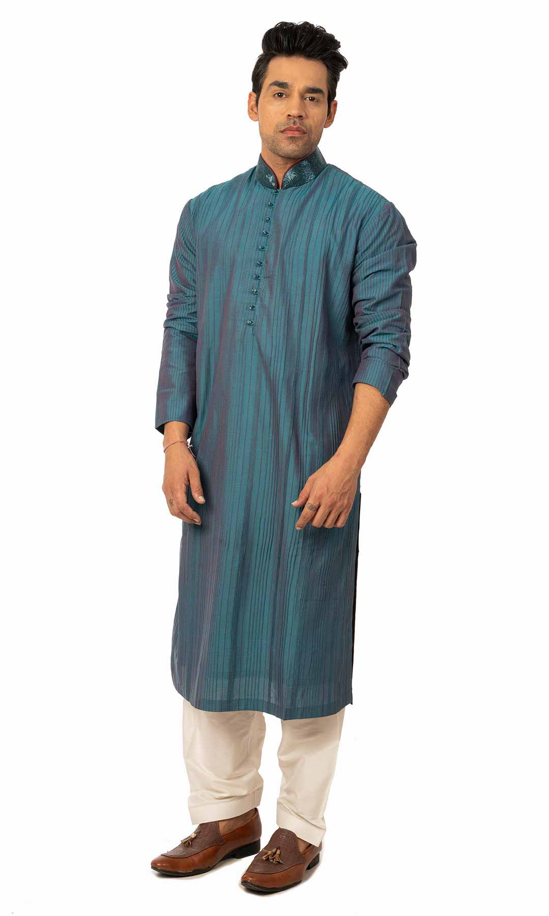 Turquoise Cotton Silk Kurta Set With Tagai Work - Viraaya By Ushnakmals